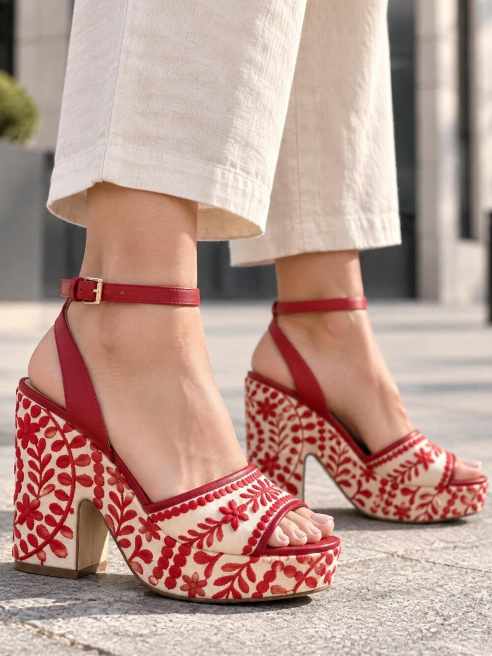 Aldo Canvas Floral Red Embroidered & Cream Platform Wedge Heels Sandals Sz 6